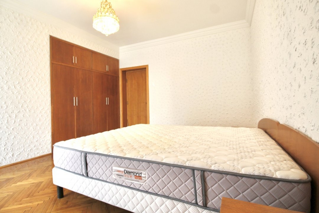 TELEVIZIUNE-STRADA ZAMBACCIAN, APARTAMENT 4 CAMERE IN VILA, 134 MP!