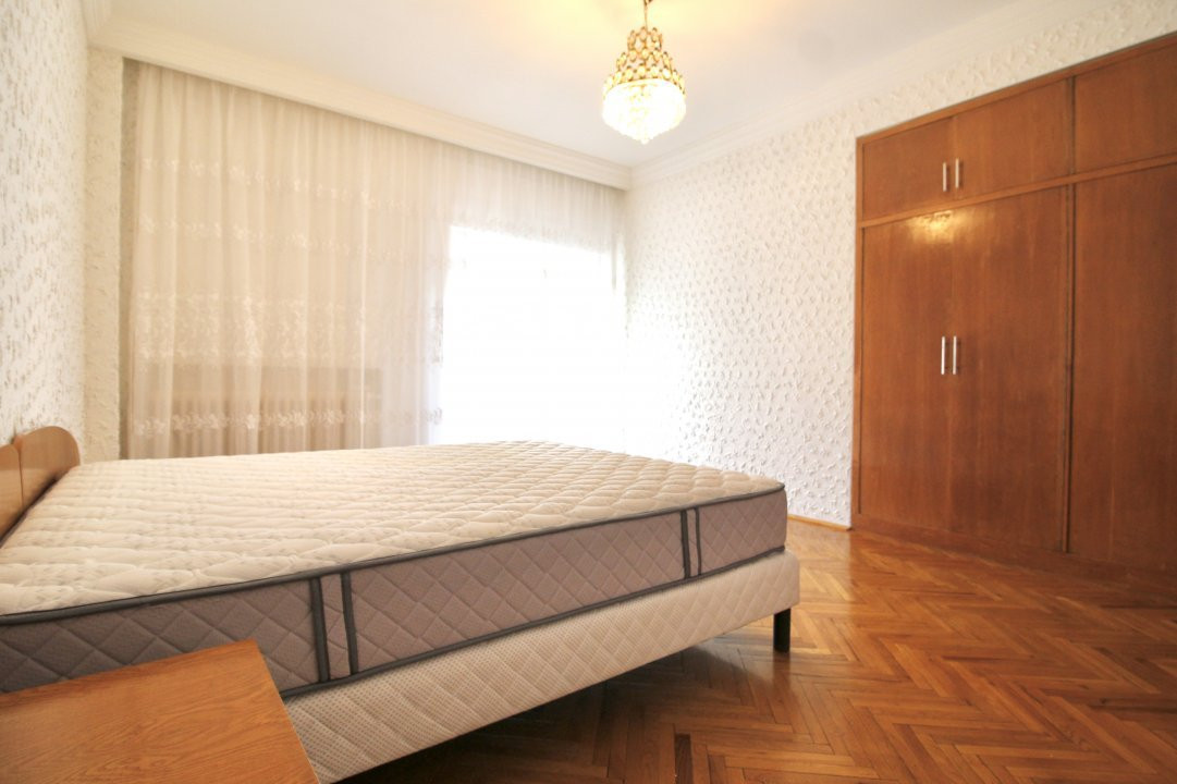 TELEVIZIUNE-STRADA ZAMBACCIAN, APARTAMENT 4 CAMERE IN VILA, 134 MP!