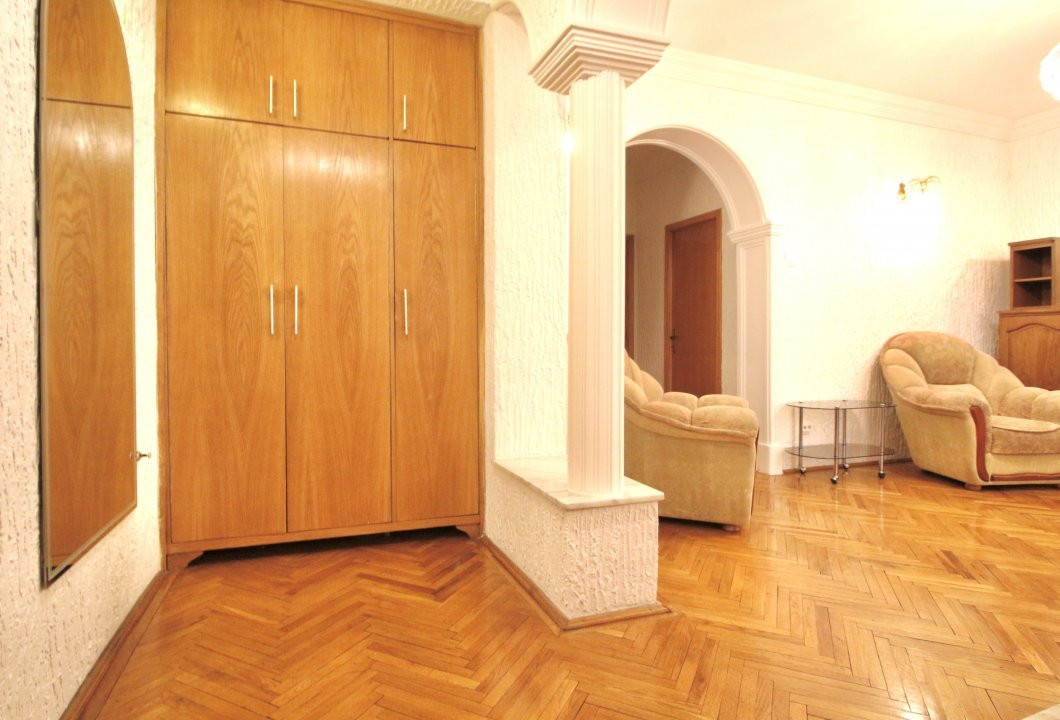 TELEVIZIUNE-STRADA ZAMBACCIAN, APARTAMENT 4 CAMERE IN VILA, 134 MP!
