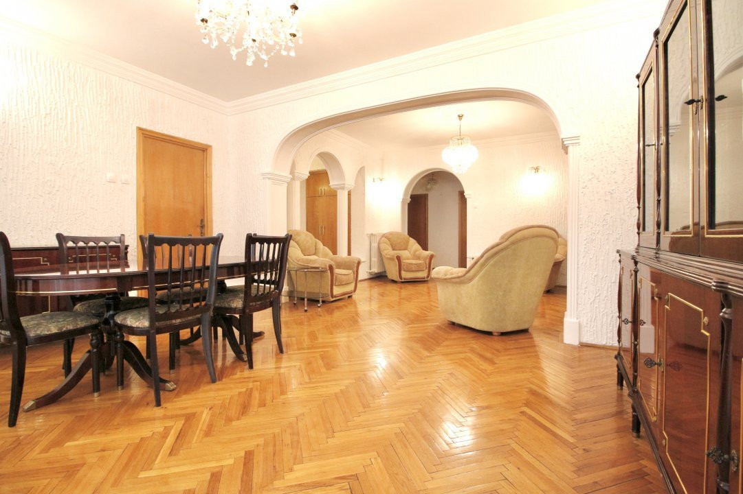 TELEVIZIUNE-STRADA ZAMBACCIAN, APARTAMENT 4 CAMERE IN VILA, 134 MP!