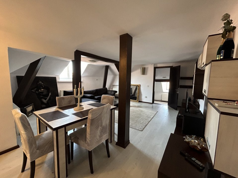 Apartament 6 camere + loft, 200mp in vilă superbă  pe Vasile Lascăr 90