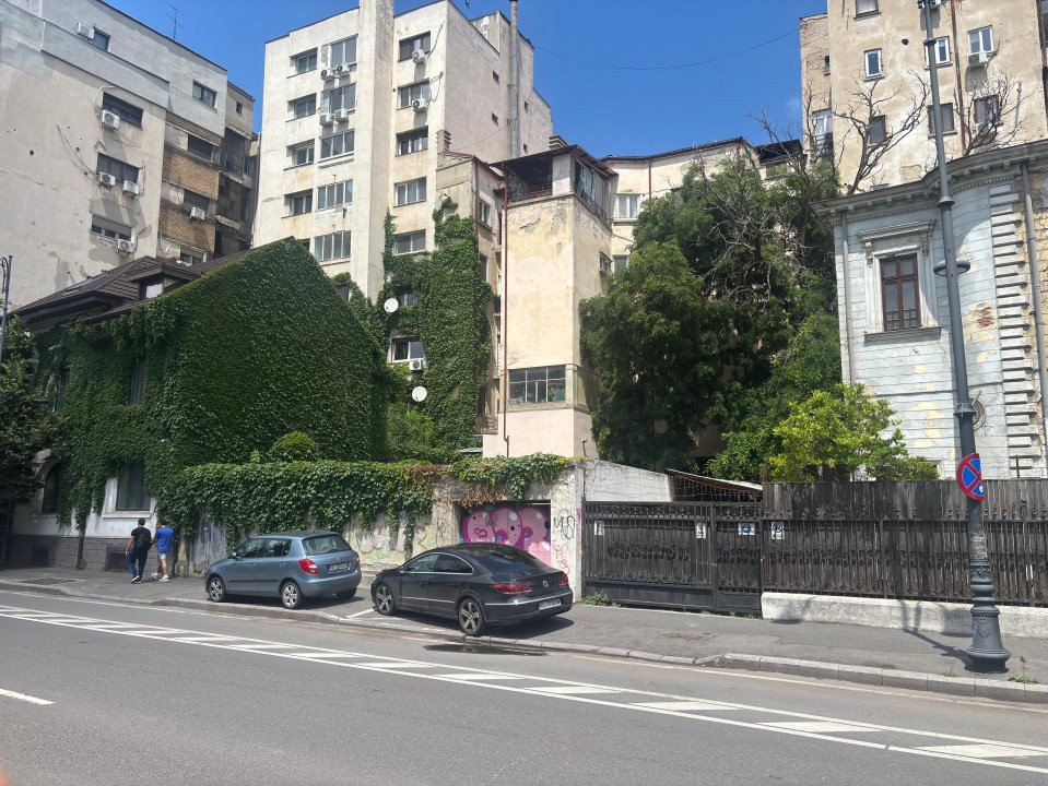 Garsoniera de la Drept, etaj 1, 28 mp, mobilata, centrala, 5 min metrou izvor