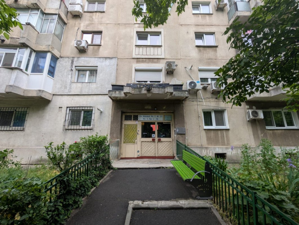  Garsonieră Spațioasă de Închiriat pe Strada Năsăud 