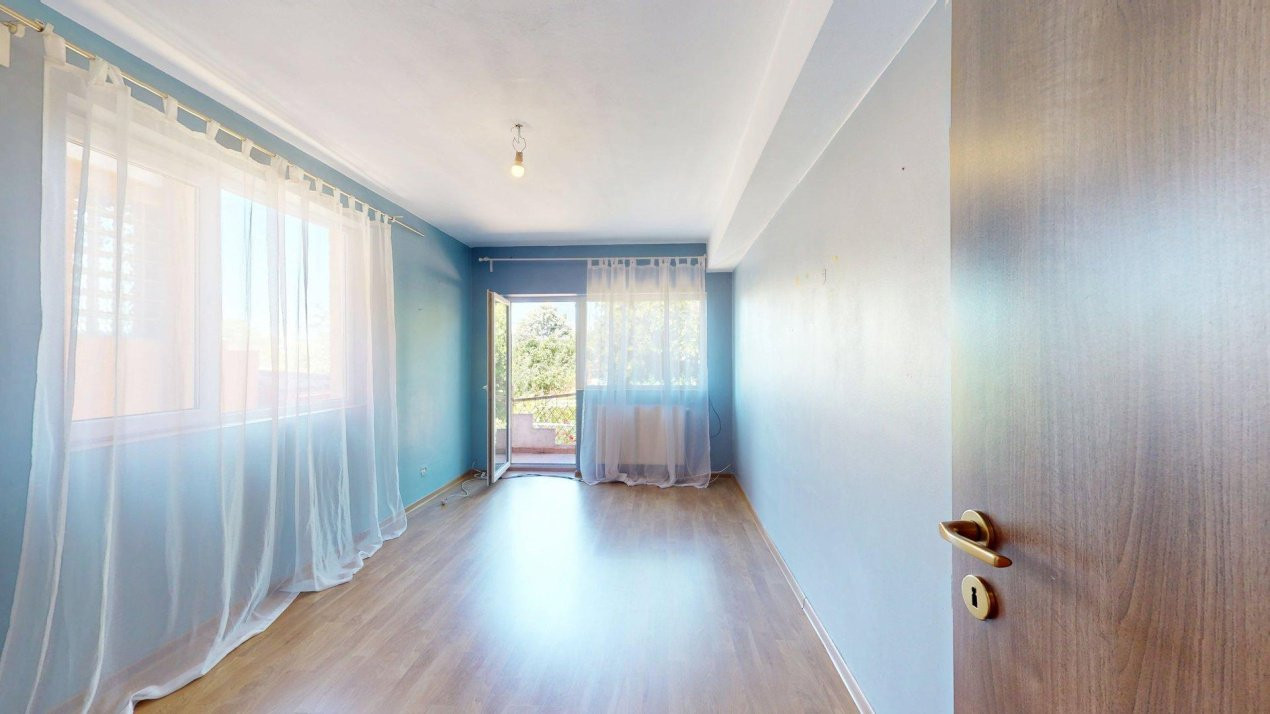 De vanzare Casa  cu 7 camere + Piscina in Zona  Prelungirea Ghencea
