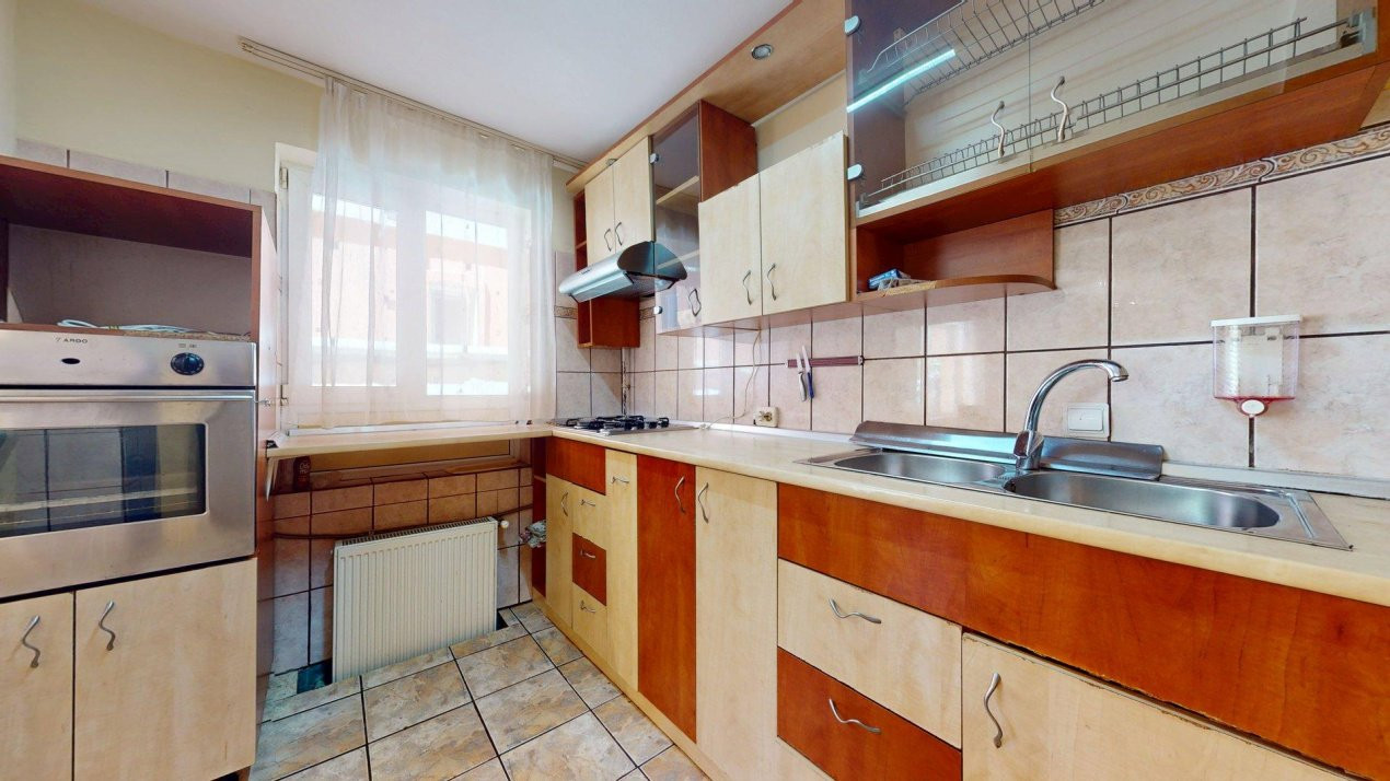De vanzare Casa  cu 7 camere + Piscina in Zona  Prelungirea Ghencea