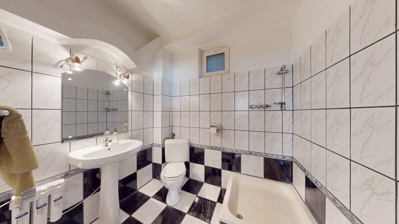 De vanzare Casa  cu 7 camere + Piscina in Zona  Prelungirea Ghencea