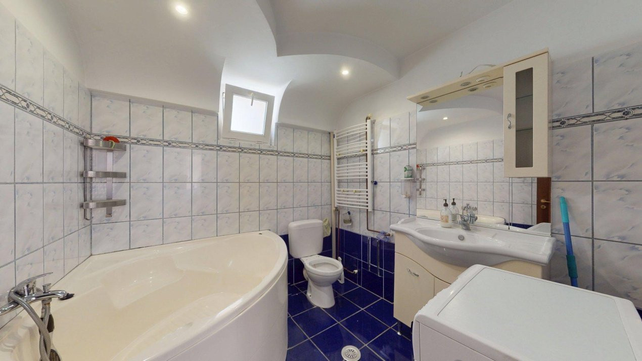 De vanzare Casa  cu 7 camere + Piscina in Zona  Prelungirea Ghencea