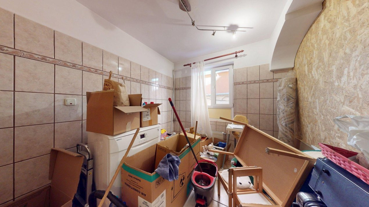 De vanzare Casa  cu 7 camere + Piscina in Zona  Prelungirea Ghencea