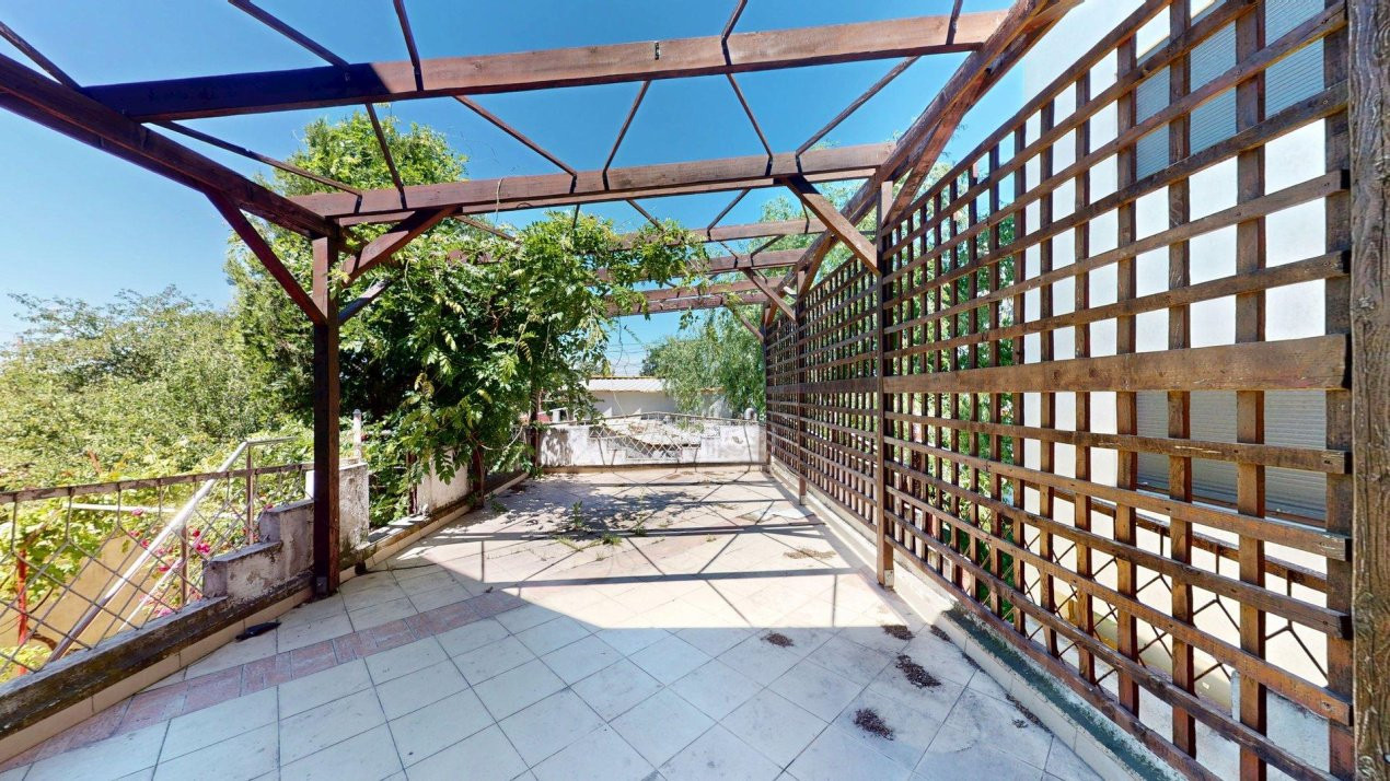 De vanzare Casa  cu 7 camere + Piscina in Zona  Prelungirea Ghencea