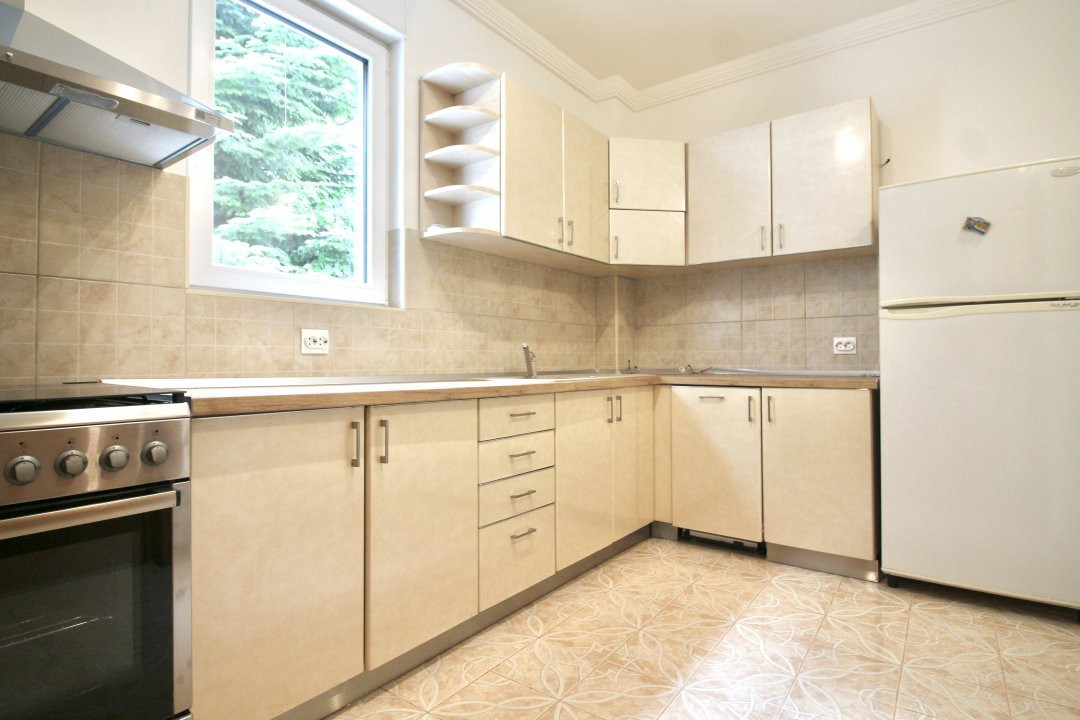 TELEVIZIUNE-ZAMBACCIAN, APARTAMENT 4 CAMERE IN VILA, 134 MP!