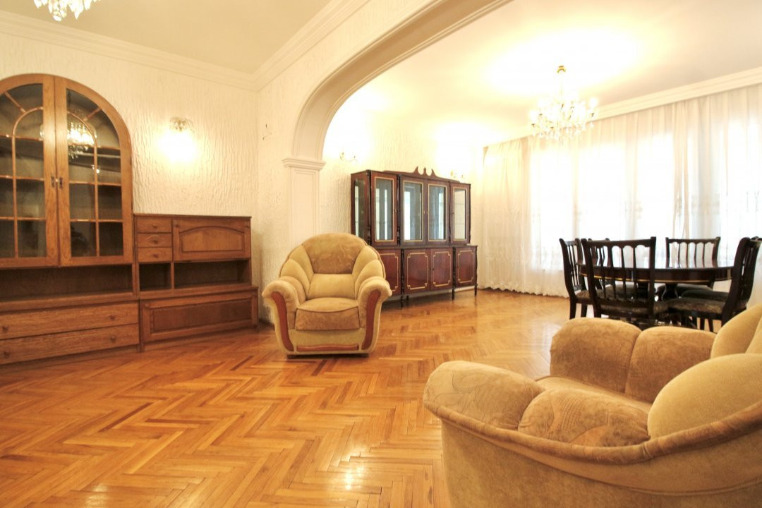 TELEVIZIUNE-ZAMBACCIAN, APARTAMENT 4 CAMERE IN VILA, 134 MP!