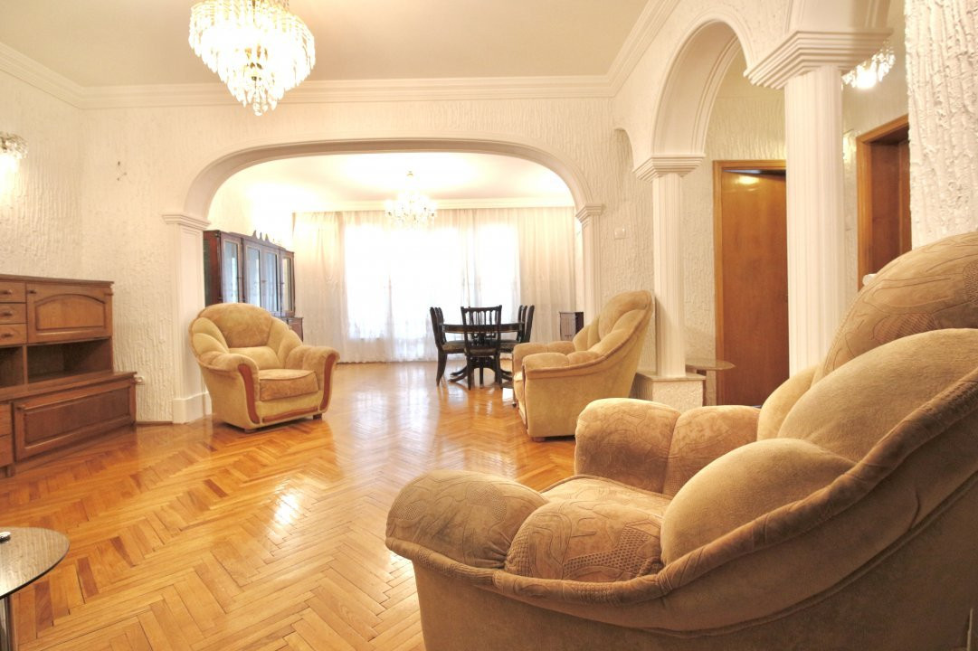 TELEVIZIUNE-ZAMBACCIAN, APARTAMENT 4 CAMERE IN VILA, 134 MP!