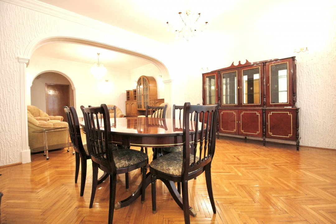 TELEVIZIUNE-ZAMBACCIAN, APARTAMENT 4 CAMERE IN VILA, 134 MP!