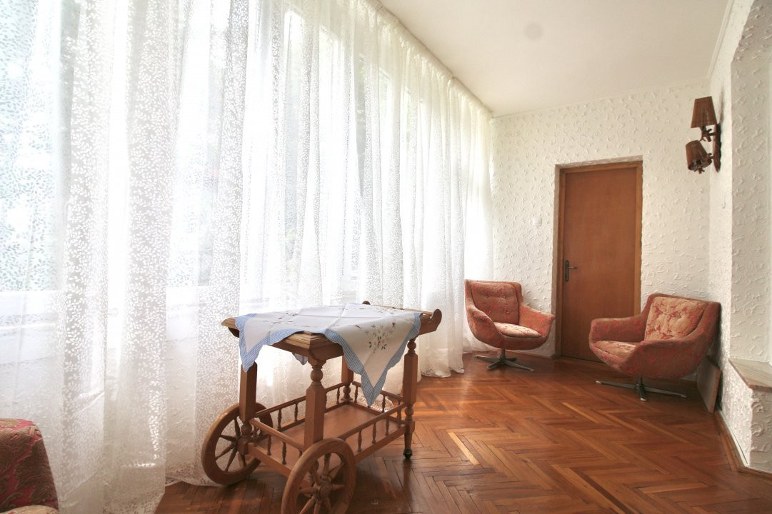 TELEVIZIUNE-ZAMBACCIAN, APARTAMENT 4 CAMERE IN VILA, 134 MP!