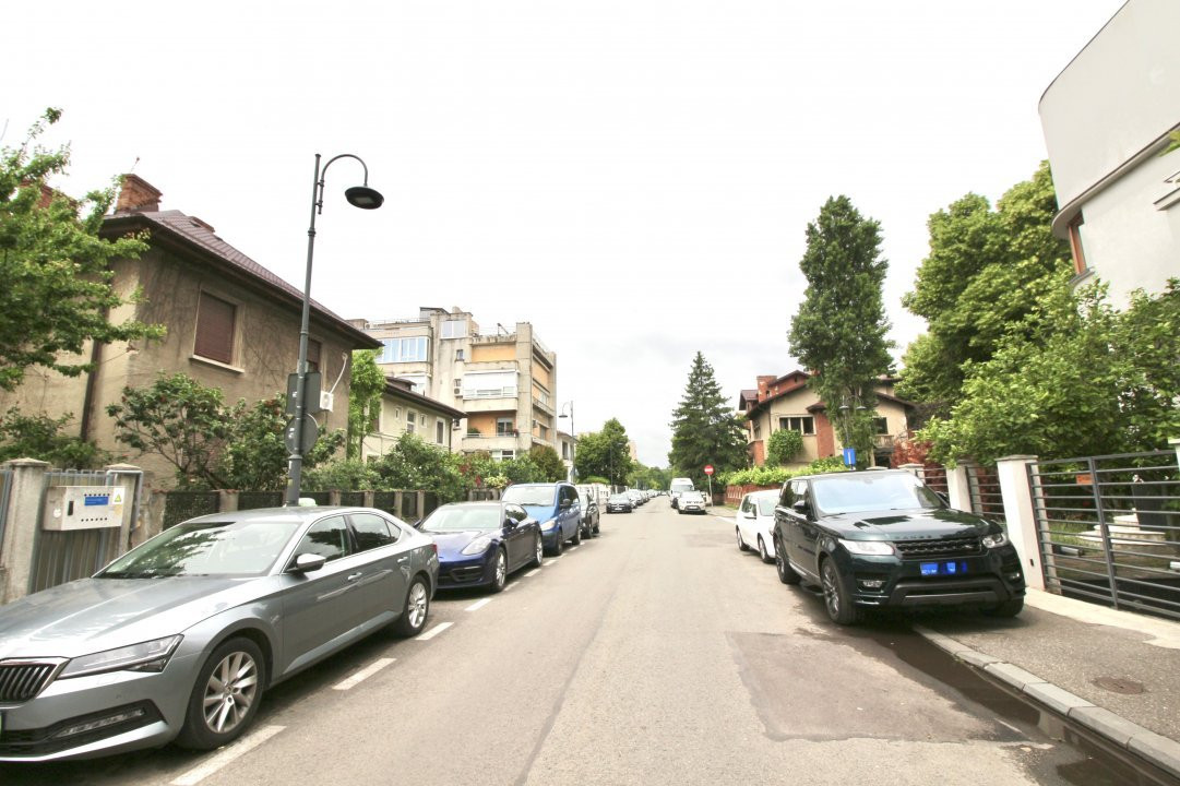 TELEVIZIUNE-ZAMBACCIAN, APARTAMENT 4 CAMERE IN VILA, 134 MP!
