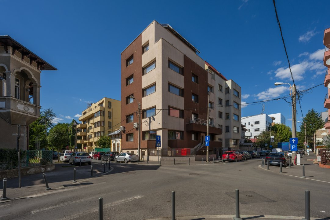 CLĂDIRE DE BIROURI – IMOBIL EMBLEMATIC ÎN ZONA KISELEFF – AVIATORILOR!