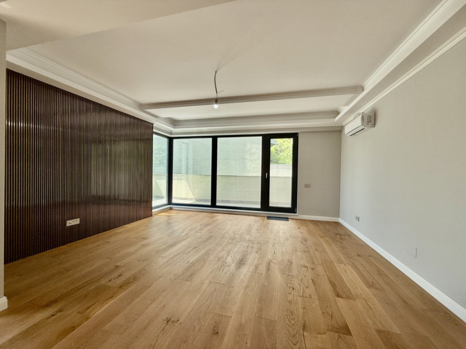 Unirii, 4 camere si  2 parcari  de la dezvoltator
