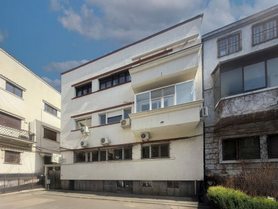 Apartament neoclasic în inima Bucureștiului – o poveste de arhitectură și elegan