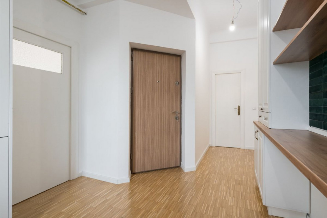 VAND APARTAMENT TREI CAMERE MAGNIFICE, SUPERB! APROAPE DE ORICE