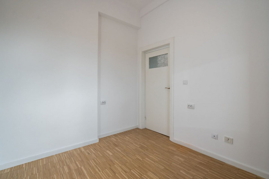 VAND APARTAMENT TREI CAMERE MAGNIFICE, SUPERB! APROAPE DE ORICE