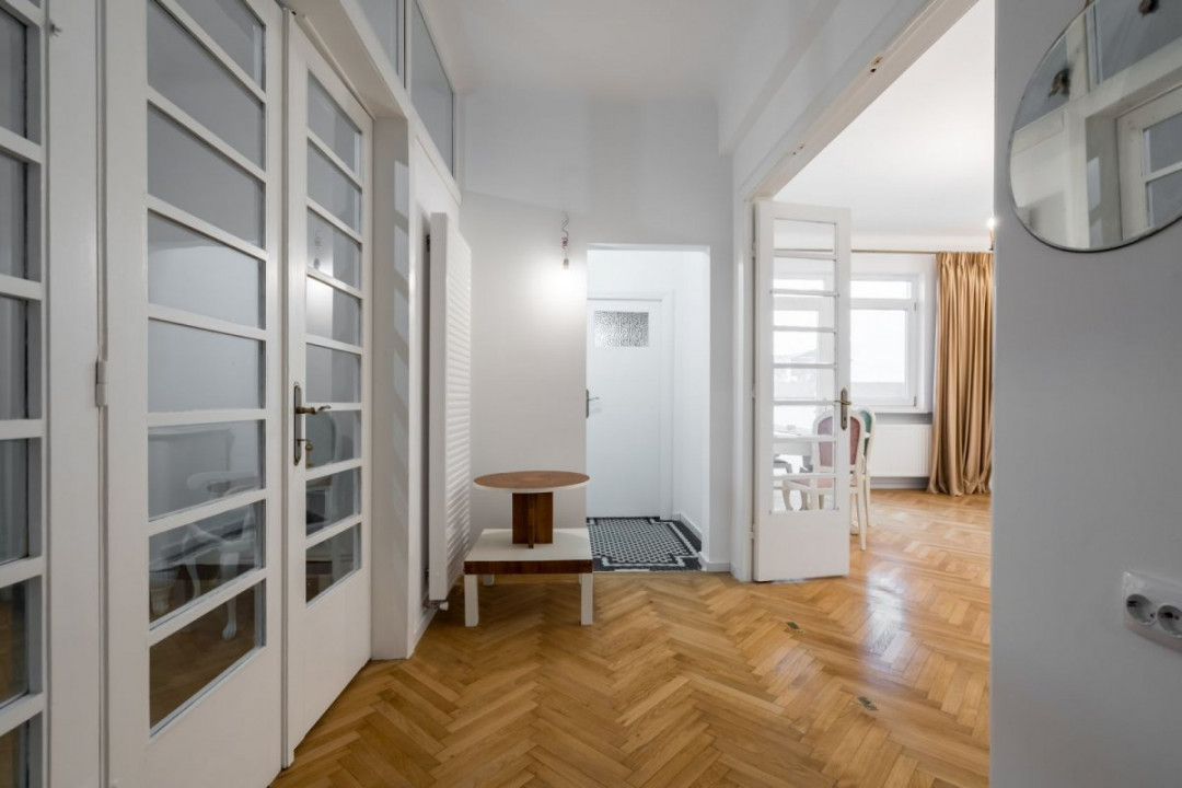 VAND APARTAMENT TREI CAMERE MAGNIFICE, SUPERB! APROAPE DE ORICE