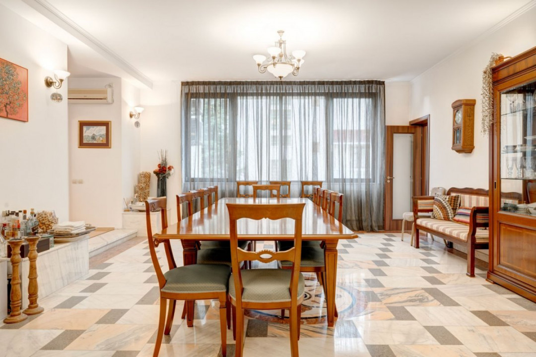 Vilă exclusivistă în Băneasa – teren 3.718 mp, suprafață desfăsurată 1.750 mp