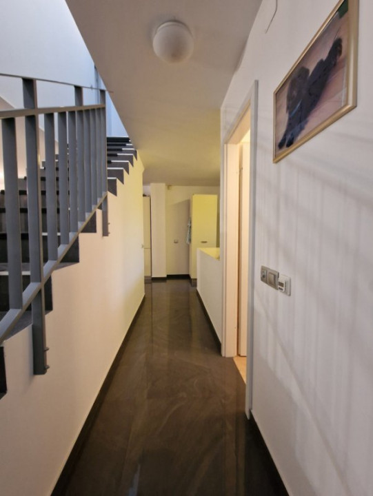 De Vanzare! Vila cu 3 camere in Pipera 