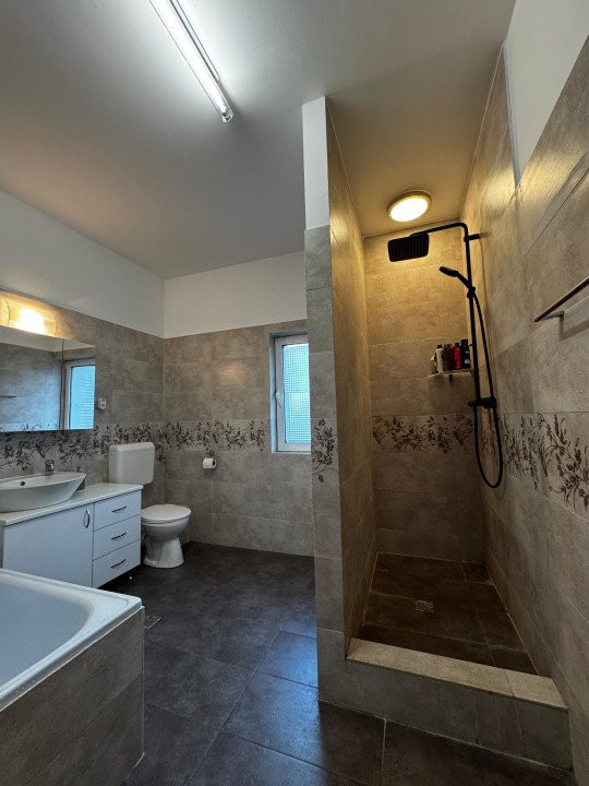 De Vanzare! Vila cu 3 camere in Pipera 