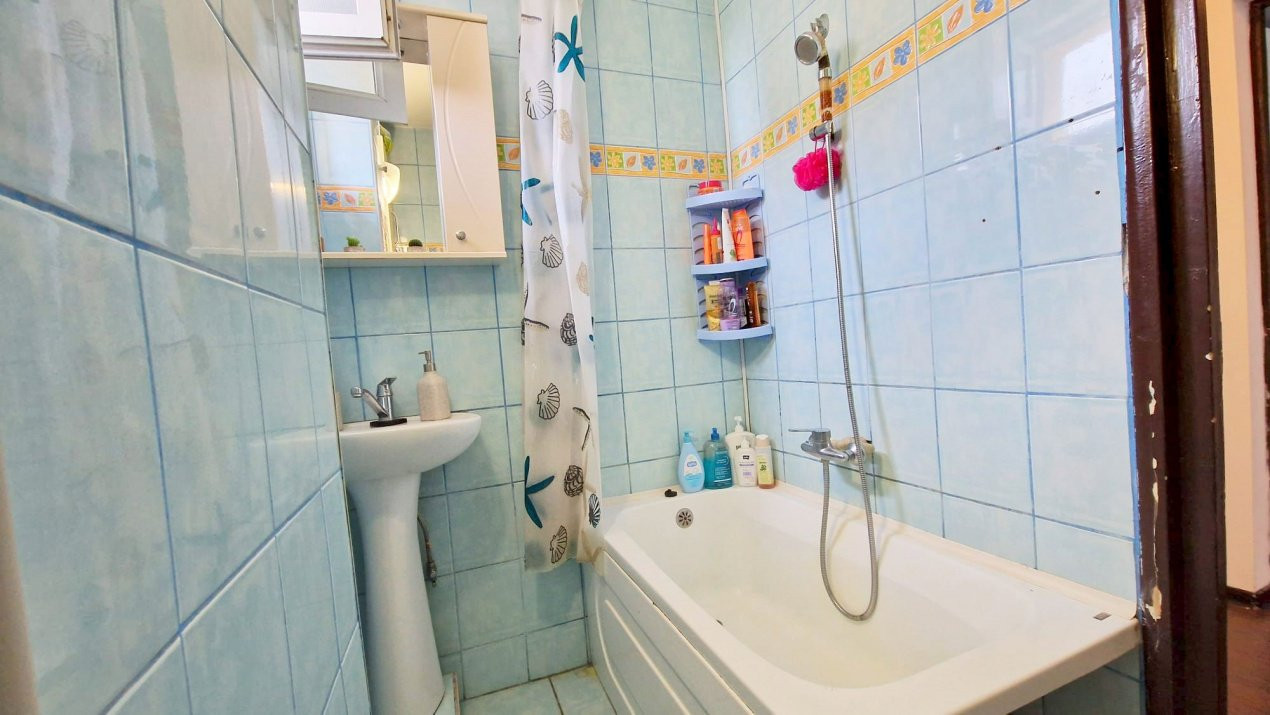 2 camere cu balcon scăldat de soare, gata să te primească în Alexandru Obregia