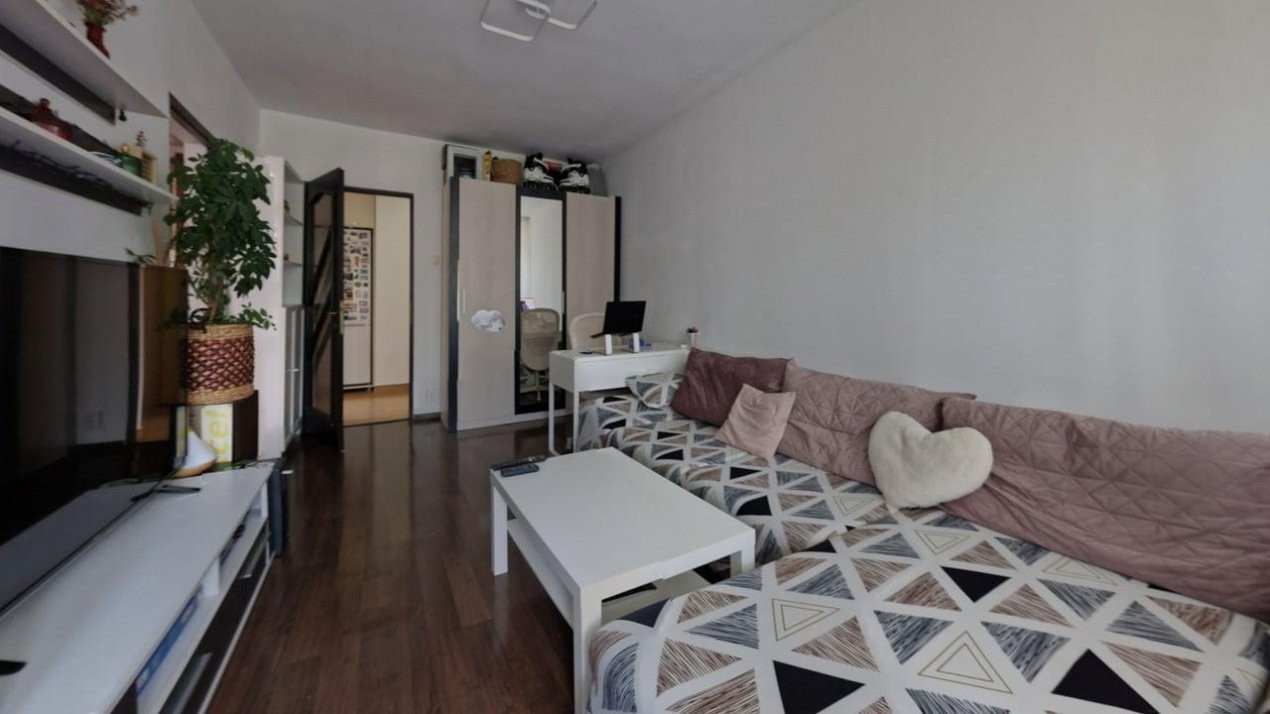 2 camere cu balcon scăldat de soare, gata să te primească în Alexandru Obregia