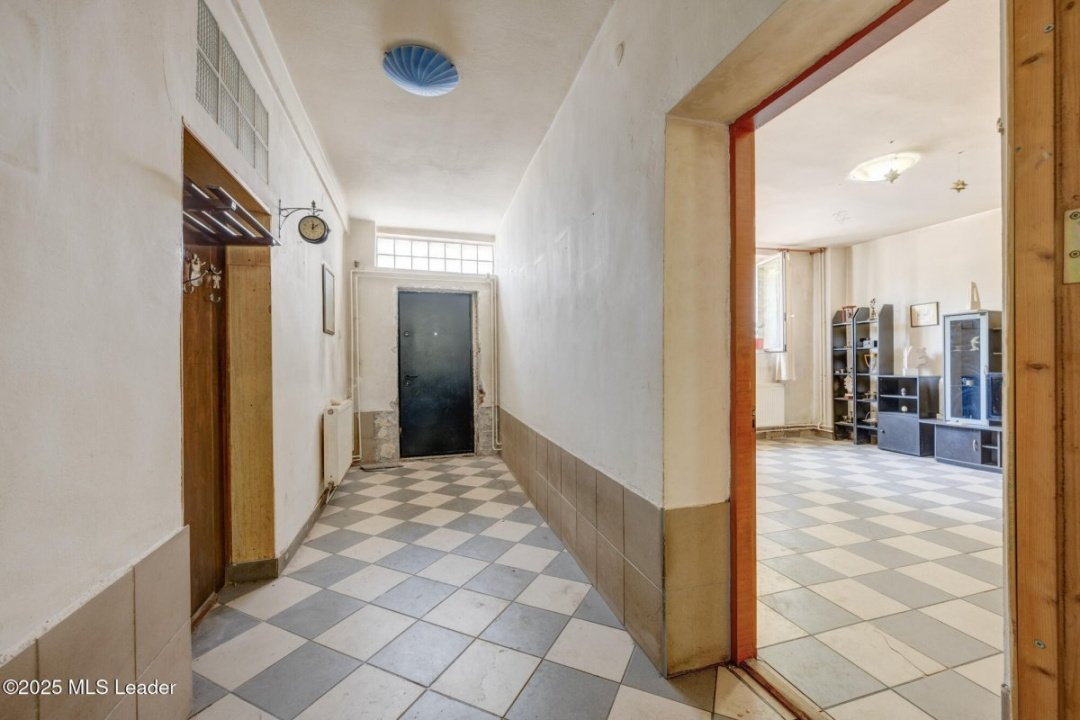 Vanzare imobil 8 camere, intrare Parc Carol