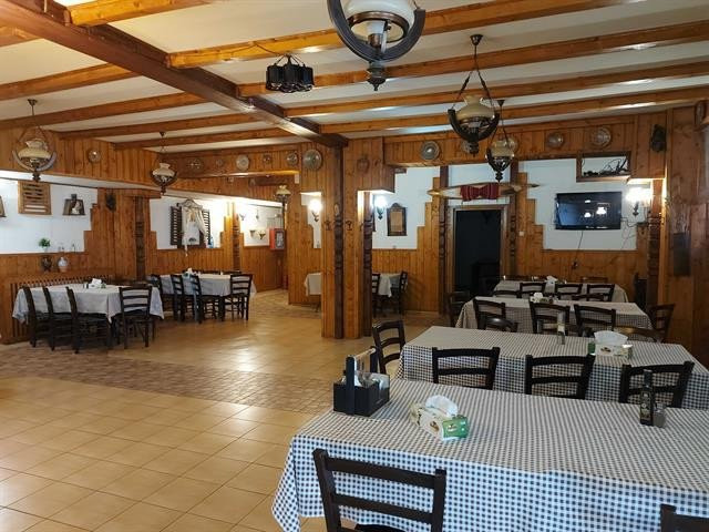 Hotel 3 stele, 28 cam si teren 3 587 mp  Statiunea Horezu jud. Valcea 600 000 Eu