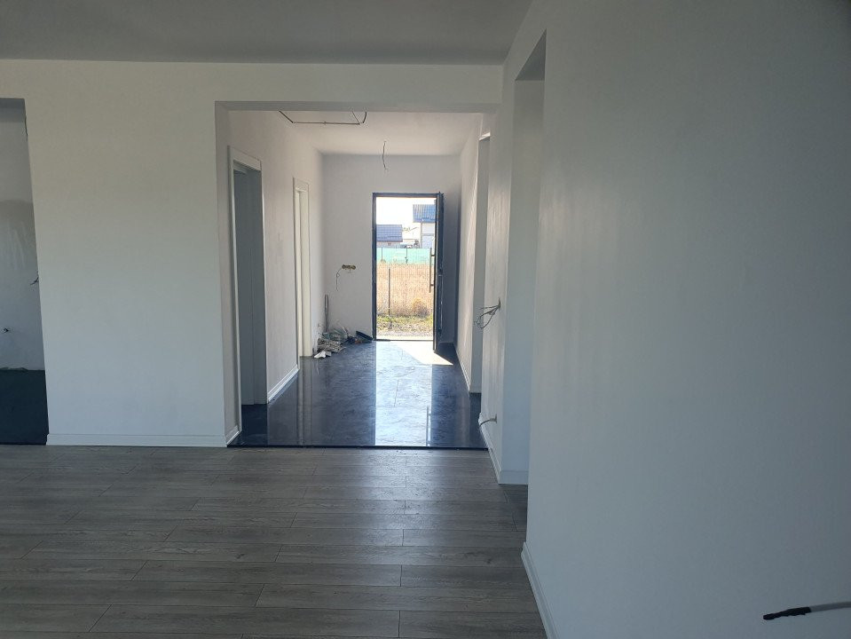 Vila individuala de vanzare 4 camere Crevedia - Samurcasi