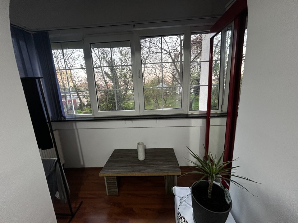 De vanzare apartament cu 4 camere