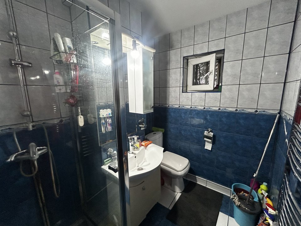De vanzare apartament cu 4 camere
