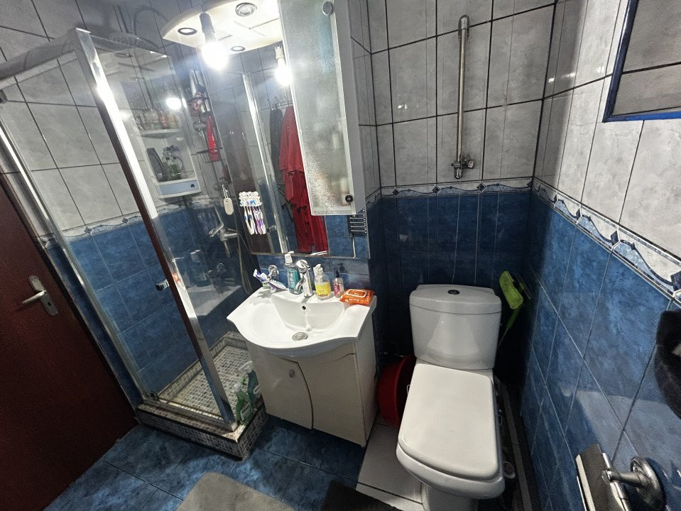 De vanzare apartament cu 4 camere