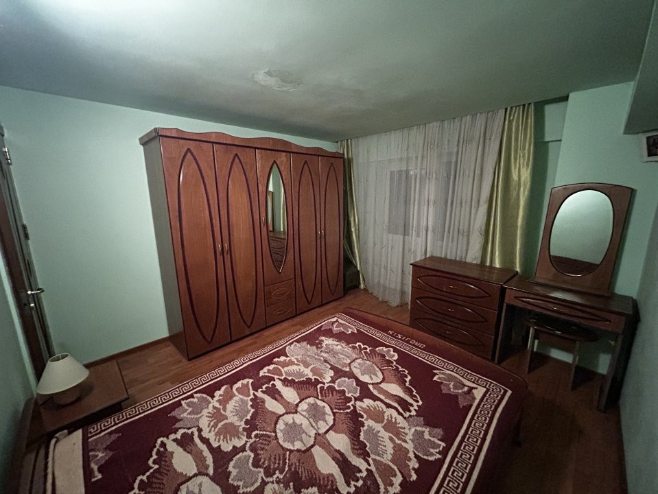 De vanzare apartament 3 camere