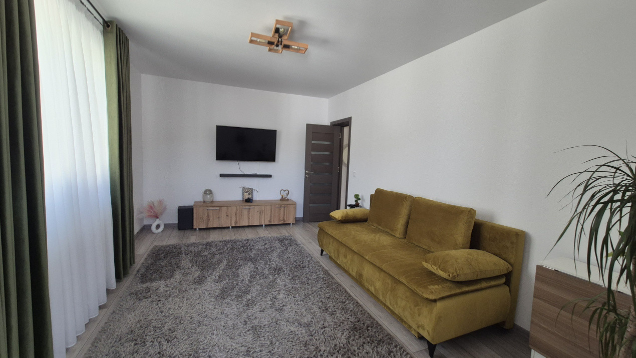 De vânzare | Apartament 3 camere, Etaj 2 | Zona Trivale, lângă pădure