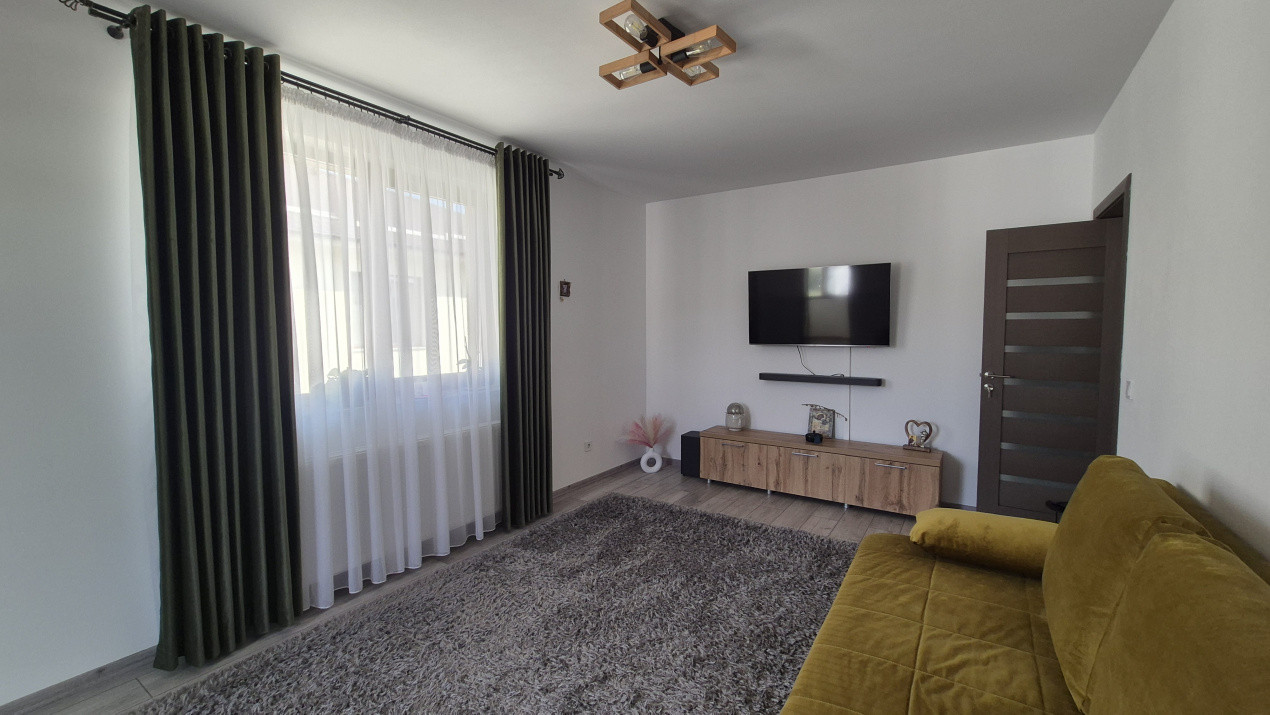De vânzare | Apartament 3 camere, Etaj 2 | Zona Trivale, lângă pădure