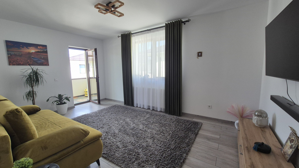 De vânzare | Apartament 3 camere, Etaj 2 | Zona Trivale, lângă pădure