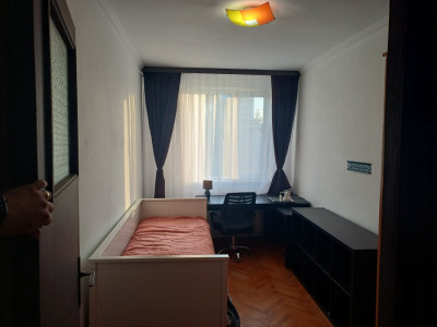 Apartament 3 camere de închiriat – confort 1, decomandat, zona Calea B