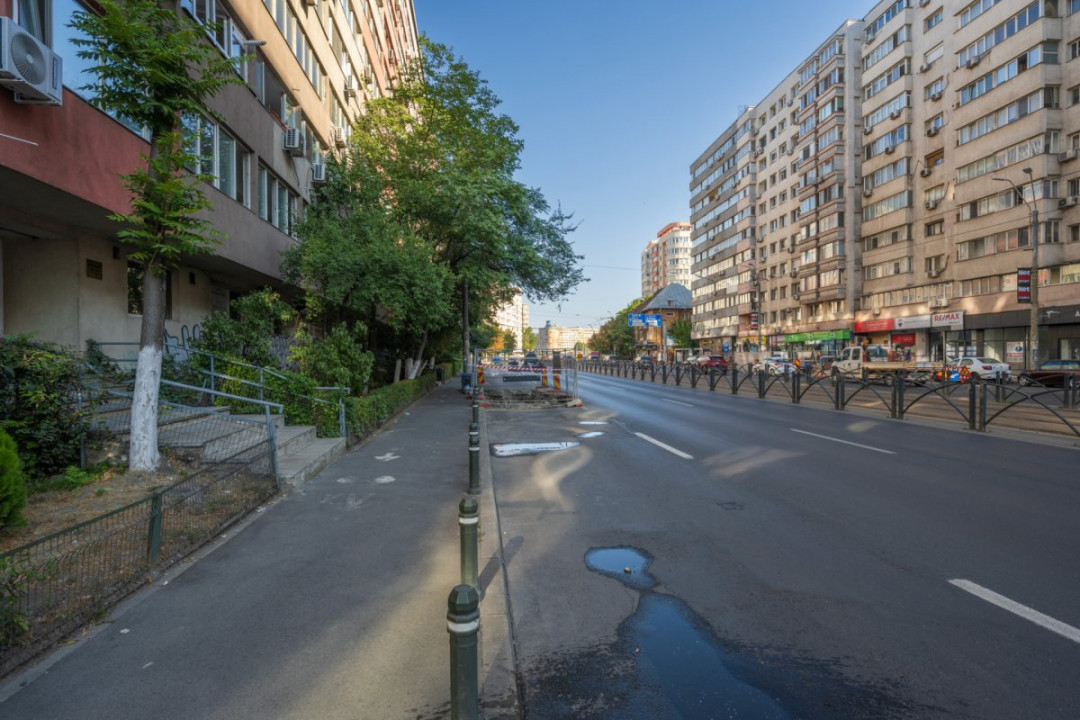 Apartament de 2 camere proaspăt renovat, 5 min metrou, prima închiriere!