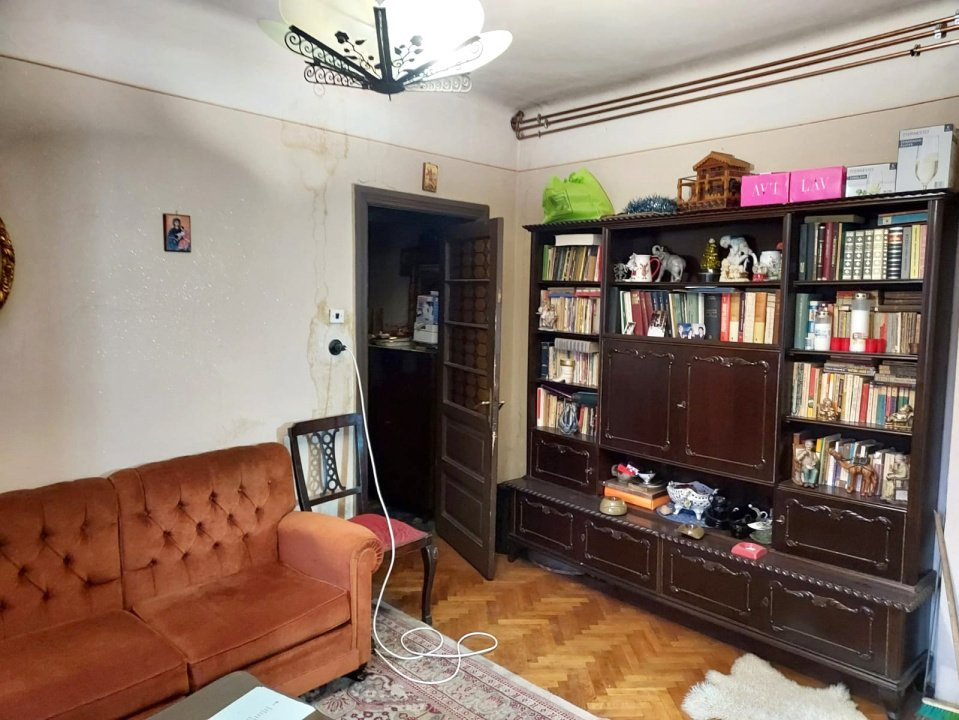 Proprietate deosebită într-o casă interbelică, de vanzare in zona Unirii