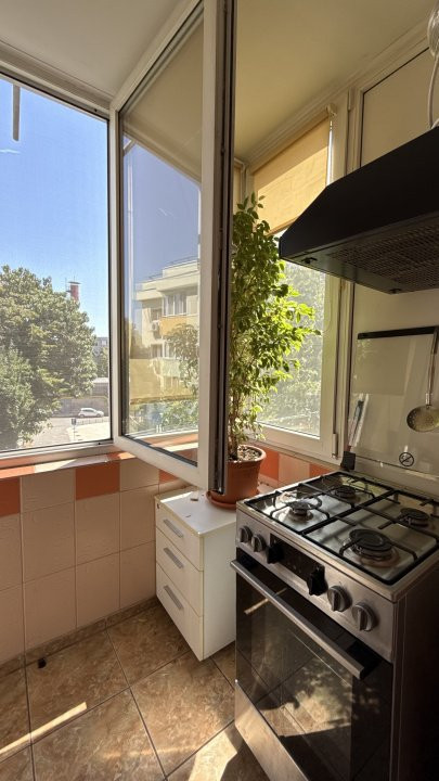 BANEASA 2 CAMERE 2/4 DE VANZARE