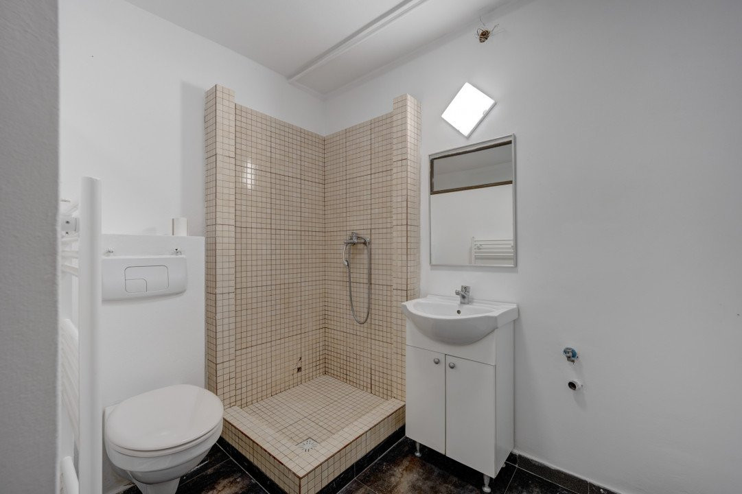 Dacia - Piata Spania, apartament 4 camere, 111 mp, demisol, renovat 