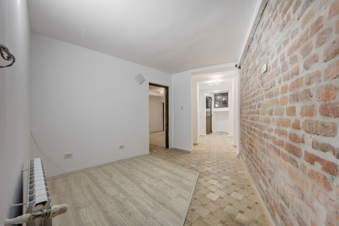 Dacia - Piata Spania, apartament 4 camere, 111 mp, demisol, renovat 
