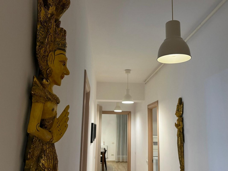Apartament lux 3 camere, parcare subterana Laguna Residence