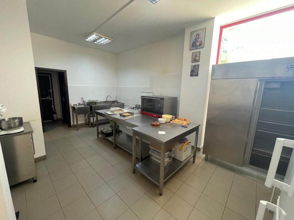 Spatiu comercial - Prelungiera Ghencea nr. 262 - 50 mp 