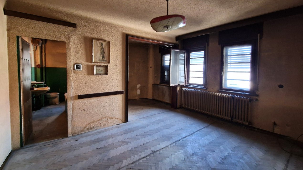 Garsoniera în casă interbelică, de vanzare in zona Unirii