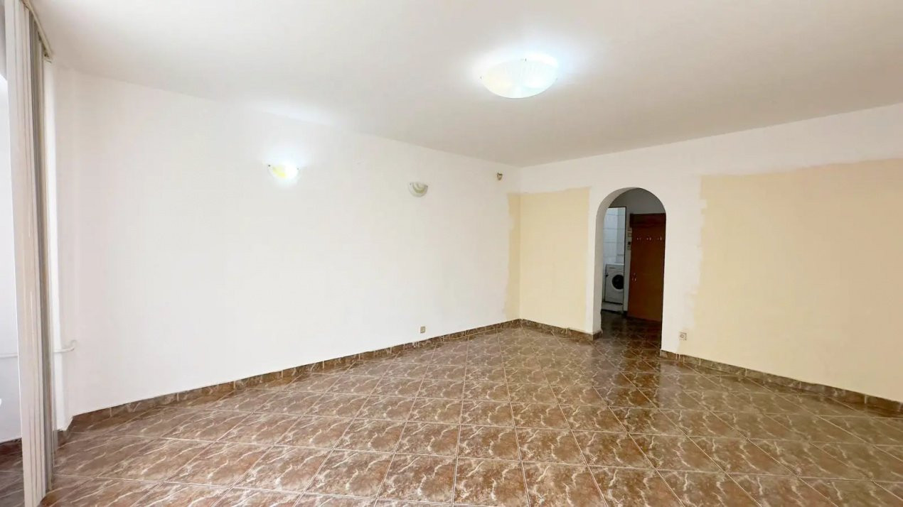 Apartament 3 camere, la etajul 1, pe Șos. Virtuții – ai tramvaiul 41 la ușă!